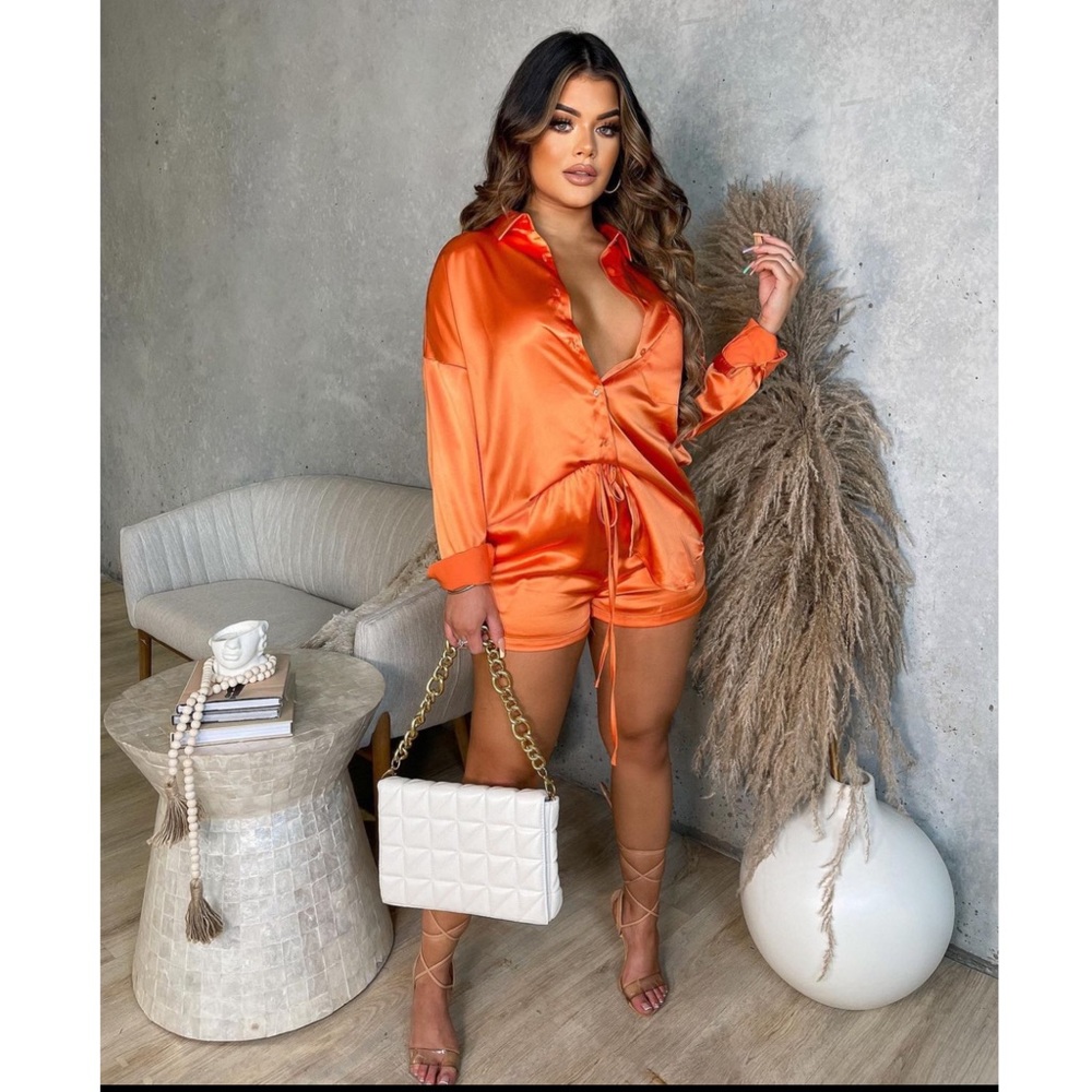 🧡 Satin short set🧡